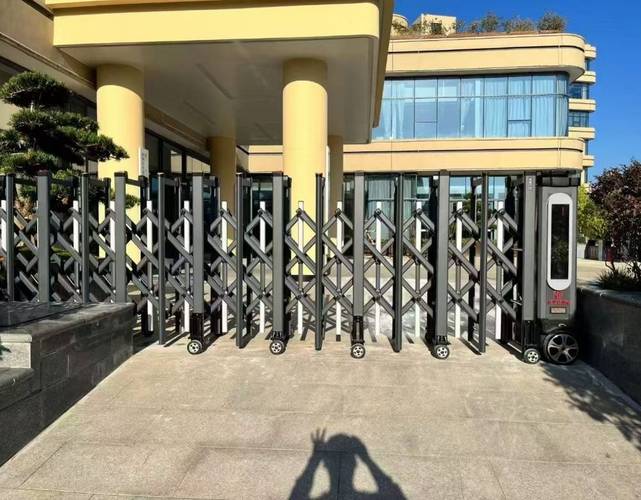 东北严寒场景下电动伸缩门选型指南 关键技术参数与实用建议